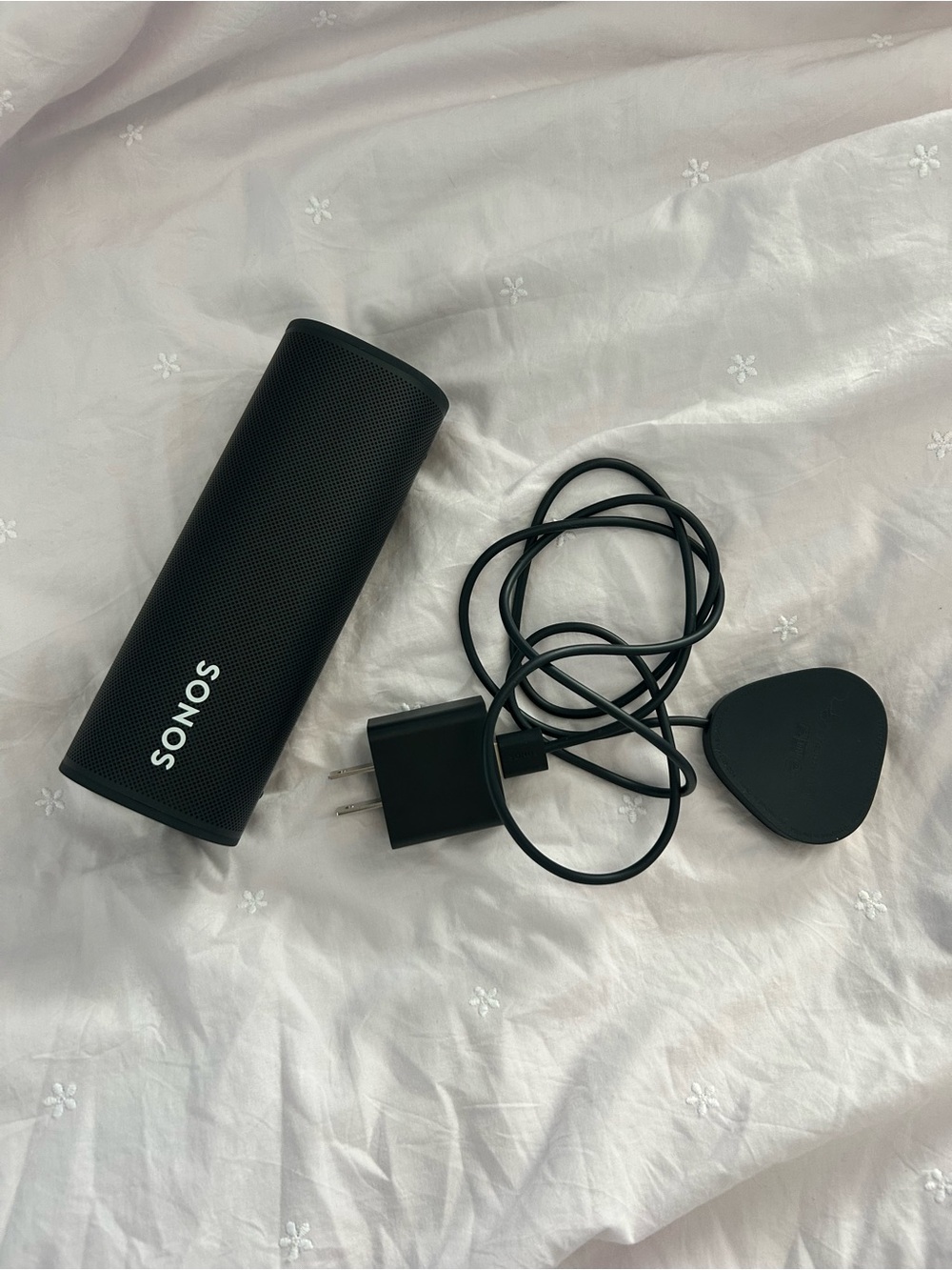Sonos Roam Model S27 Portable Black Wireless Speaker with Charger